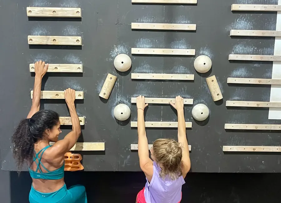 Imagen mujer en zona de entrenamiento