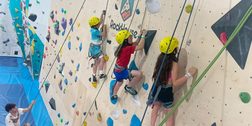 actividad escolar deportiva de escalada